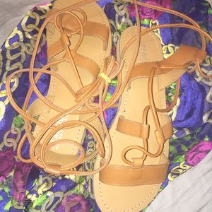 Caramel Kenneth Cole sandals